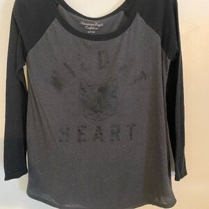 American Eagle Dark Gray/black loose fit graphic tee crop Sleeve Top size small